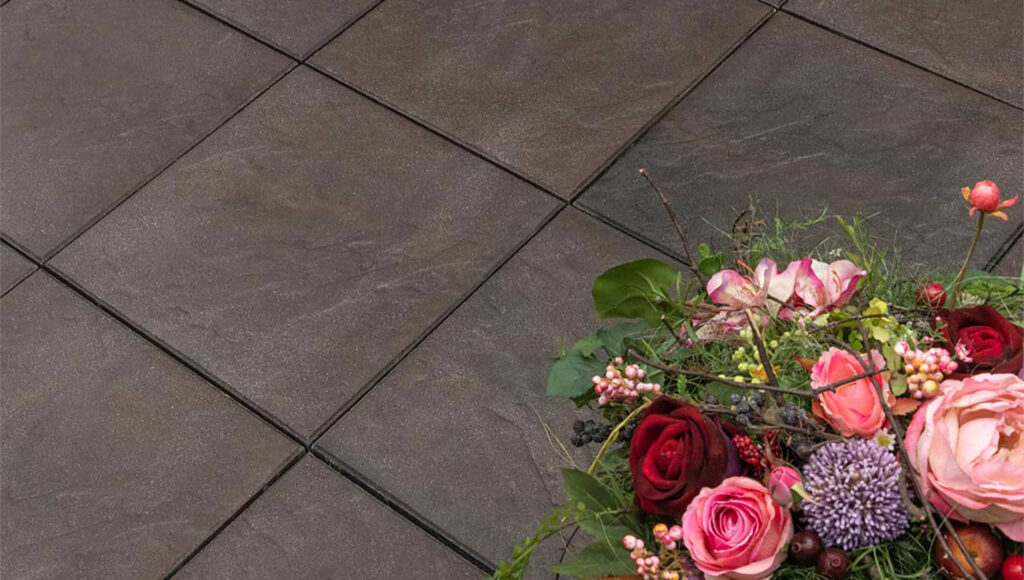 Terrassenplatten 40x40  mit Blumenstrauß 